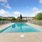 T3 Cosy à Avec Terrasse, Piscine&parking * Albi
