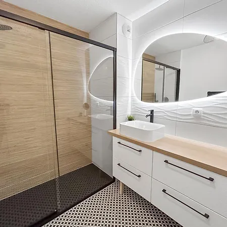 T3 Cosy A Avec Terrasse, Piscine & Parking